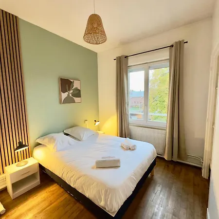 Cathedrale Et Beffroi A 180 Netflix - Parking * Amiens