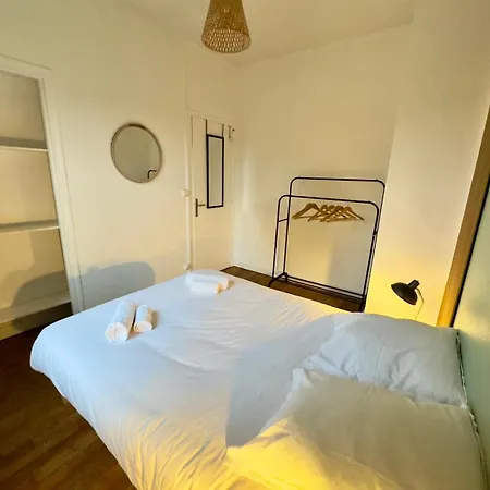 Cathedrale Et Beffroi A 180 Netflix - Parking