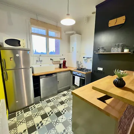 Cathedrale Et Beffroi A 180 Netflix - Parking Amiens