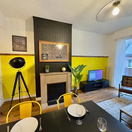 Cathedrale Et Beffroi A 180 Netflix - Parking Apartmán