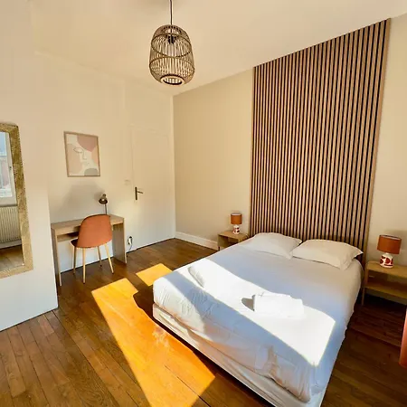 Cathedrale Et Beffroi A 180 Netflix - Parking *